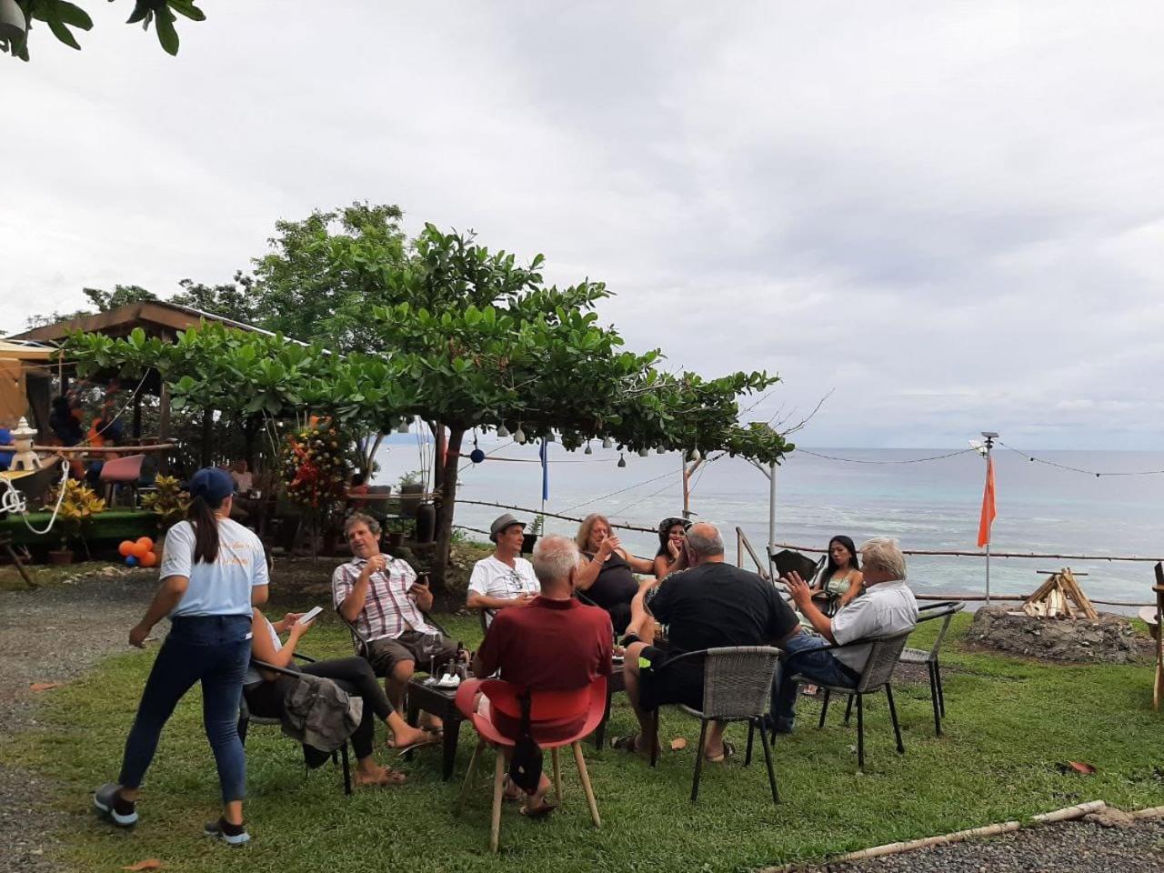 Hotel Jush Native And Glamping Dauis Esterno foto