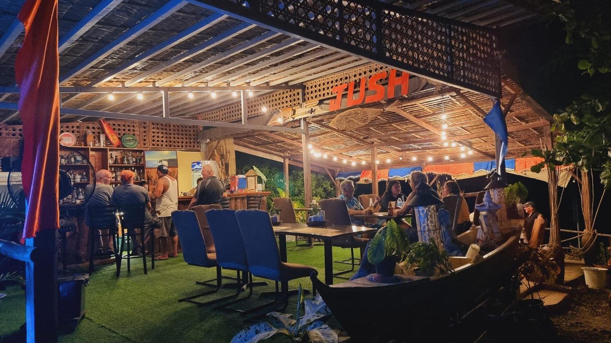 Hotel Jush Native And Glamping Dauis Esterno foto